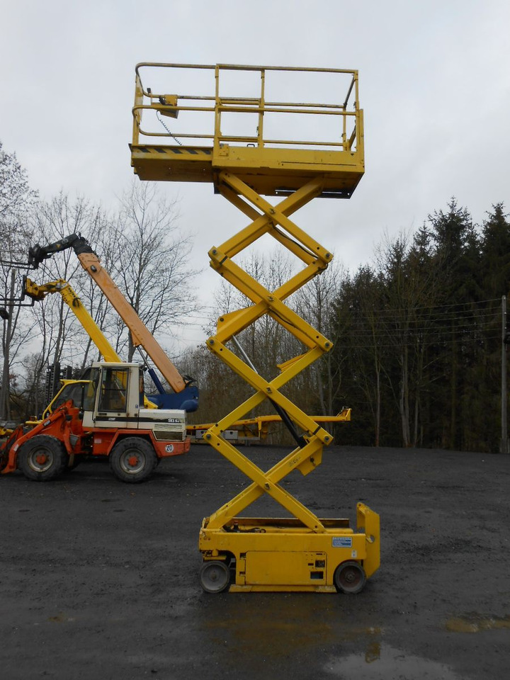 Genie GS 1930, Scherenarbeitsbühne Genie 8 m - Platform udara yang dipasang di truk: gambar 5 Genie GS 1930, Scherenarbeitsbühne Genie 8 m - Platform udara yang dipasang di truk: gambar 5