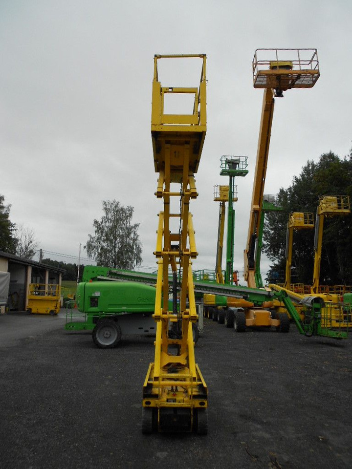 Genie GS 1930, Scherenarbeitsbühne Genie 8 m - Platform udara yang dipasang di truk: gambar 3 Genie GS 1930, Scherenarbeitsbühne Genie 8 m - Platform udara yang dipasang di truk: gambar 3