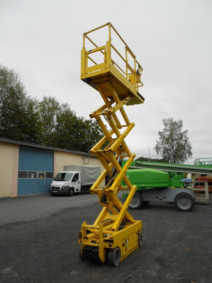 Genie GS 1930, Scherenarbeitsbühne Genie 8 m - Platform udara yang dipasang di truk: gambar 2 Genie GS 1930, Scherenarbeitsbühne Genie 8 m - Platform udara yang dipasang di truk: gambar 2