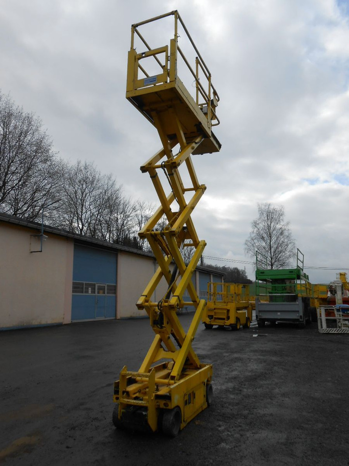 Genie GS 1930, Scherenarbeitsbühne Genie 8 m - Platform udara yang dipasang di truk: gambar 2 Genie GS 1930, Scherenarbeitsbühne Genie 8 m - Platform udara yang dipasang di truk: gambar 2