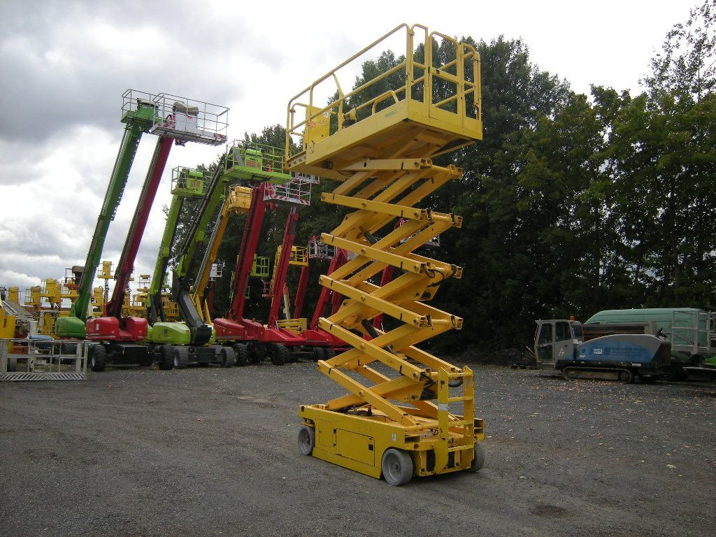 Genie GS 4047 Scherenarbeitsbühne Genie 14 m - Platform udara yang dipasang di truk: gambar 4 Genie GS 4047 Scherenarbeitsbühne Genie 14 m - Platform udara yang dipasang di truk: gambar 4