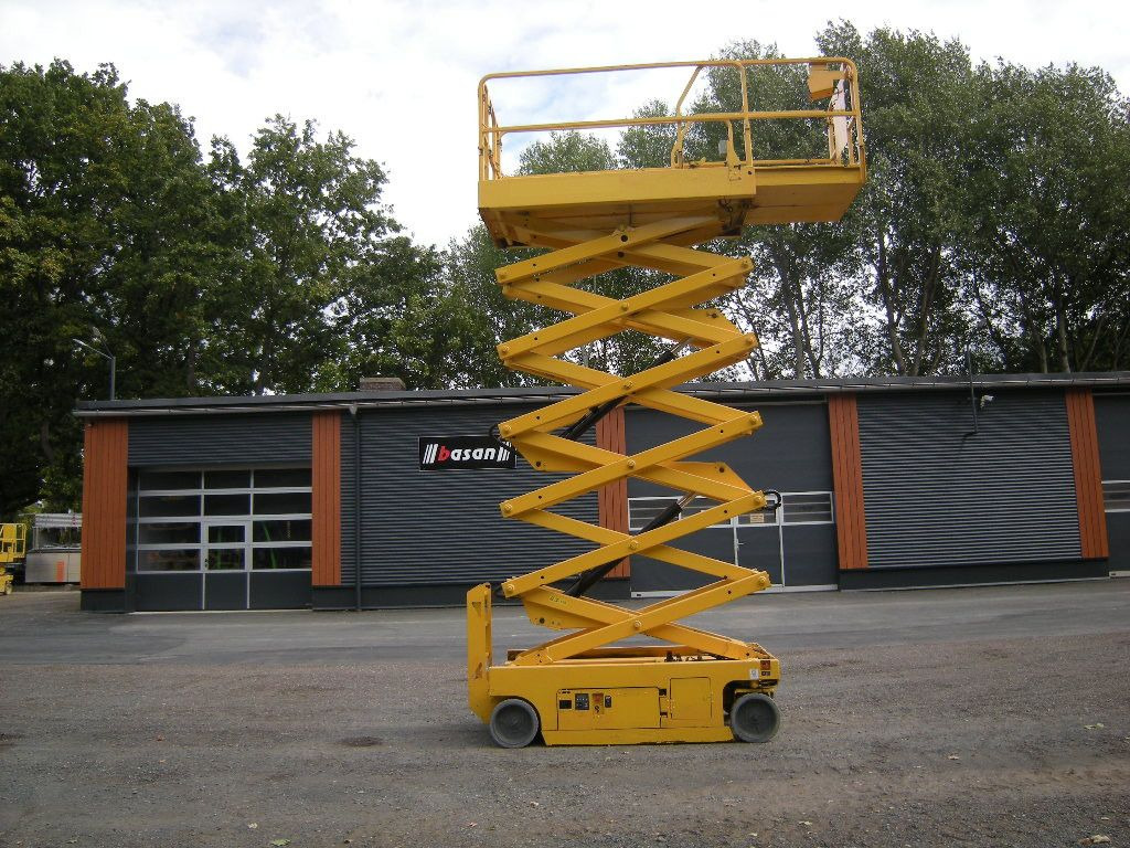Genie GS 4047 Scherenarbeitsbühne Genie 14 m - Platform udara yang dipasang di truk: gambar 1 Genie GS 4047 Scherenarbeitsbühne Genie 14 m - Platform udara yang dipasang di truk: gambar 1