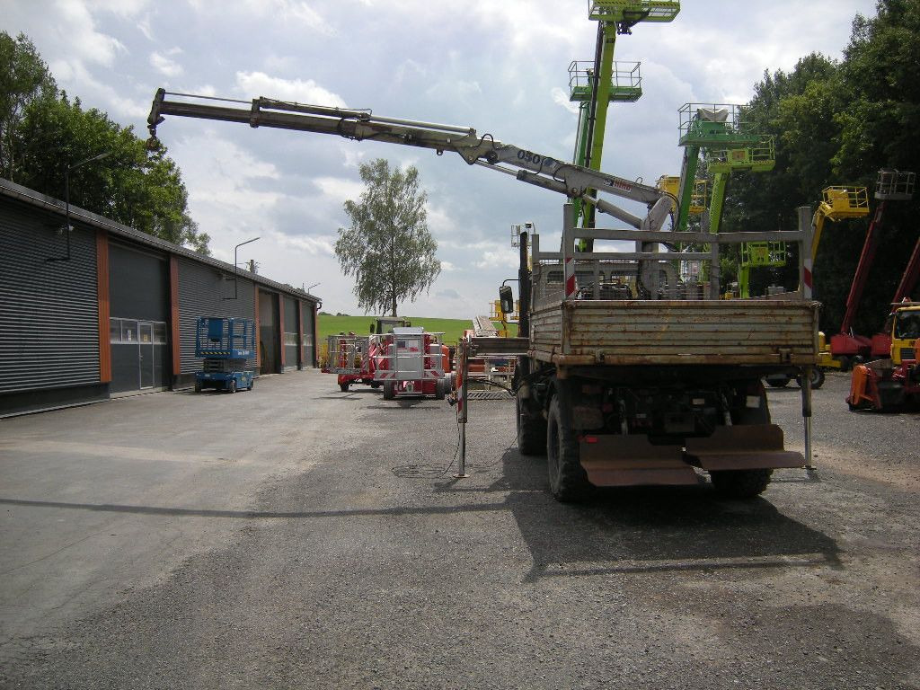 Mercedes-Benz Unimog U1250 mit Kran MKG 105 - Van jungkit: gambar 4 Mercedes-Benz Unimog U1250 mit Kran MKG 105 - Van jungkit: gambar 4