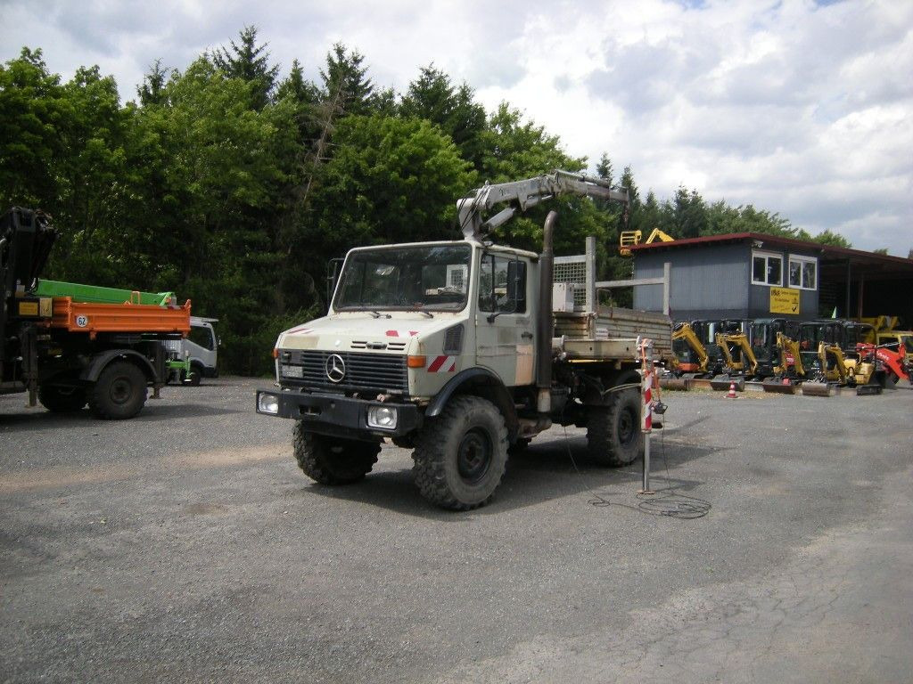 Mercedes-Benz Unimog U1250 mit Kran MKG 105 - Van jungkit: gambar 3 Mercedes-Benz Unimog U1250 mit Kran MKG 105 - Van jungkit: gambar 3