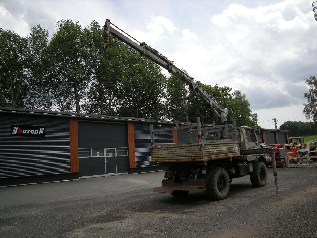 Mercedes-Benz Unimog U1250 mit Kran MKG 105 - Van jungkit: gambar 2 Mercedes-Benz Unimog U1250 mit Kran MKG 105 - Van jungkit: gambar 2