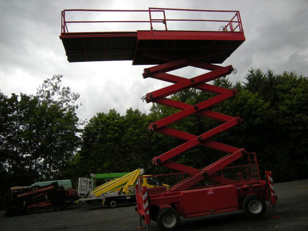 Scherenarbeitsbühne Liftlux SL172-24D4WD,S AH 19 - Platform udara yang dipasang di truk: gambar 4 Scherenarbeitsbühne Liftlux SL172-24D4WD,S AH 19 - Platform udara yang dipasang di truk: gambar 4
