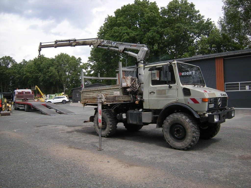 Unimog U1250 mit Kran - Van jungkit: gambar 1 Unimog U1250 mit Kran - Van jungkit: gambar 1