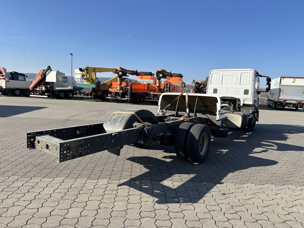 Iveco 120E25 Eurocargo 4x2 Fahrgestell - Truk box: gambar 5 Iveco 120E25 Eurocargo 4x2 Fahrgestell - Truk box: gambar 5