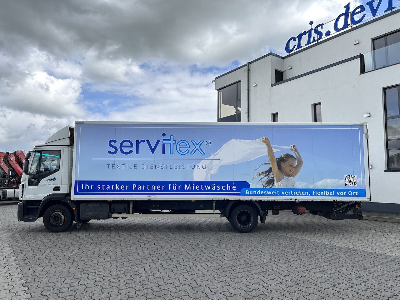 Iveco 120E25 Eurocargo 4x2 Koffer | Ladebordwand - Truk box: gambar 5 Iveco 120E25 Eurocargo 4x2 Koffer | Ladebordwand - Truk box: gambar 5