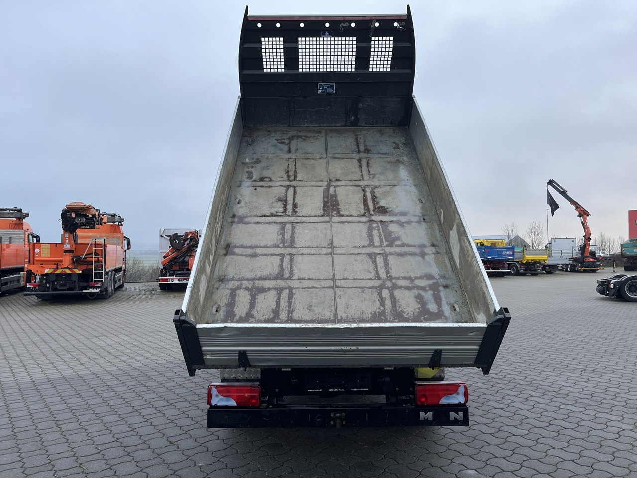 MAN TGE 3.180 4x2 Zwillingsbereift - Van jungkit: gambar 3 MAN TGE 3.180 4x2 Zwillingsbereift - Van jungkit: gambar 3