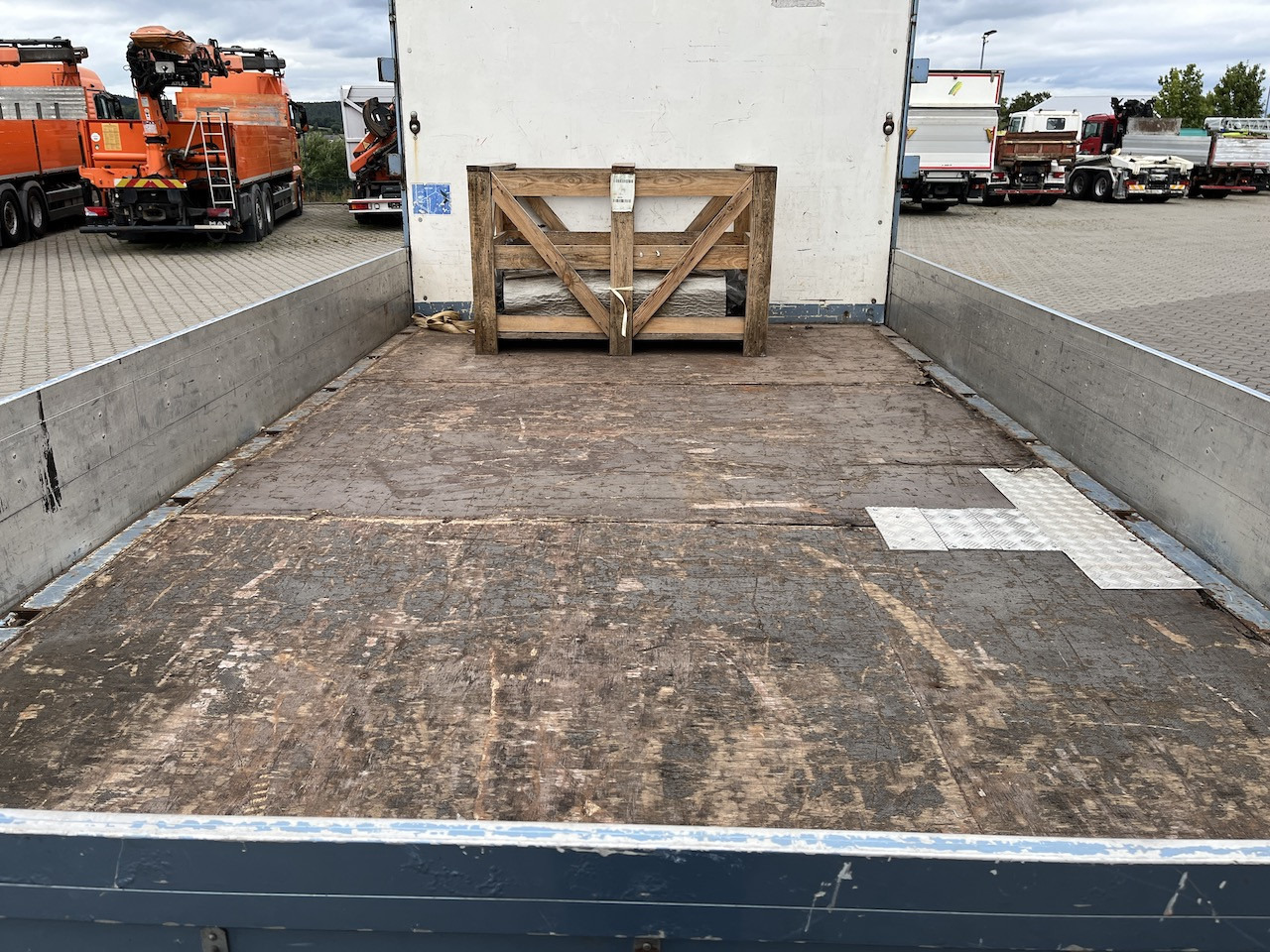 MAN TGL 8.220 4x2 Pritsche AHK - Van flatbed: gambar 4 MAN TGL 8.220 4x2 Pritsche AHK - Van flatbed: gambar 4