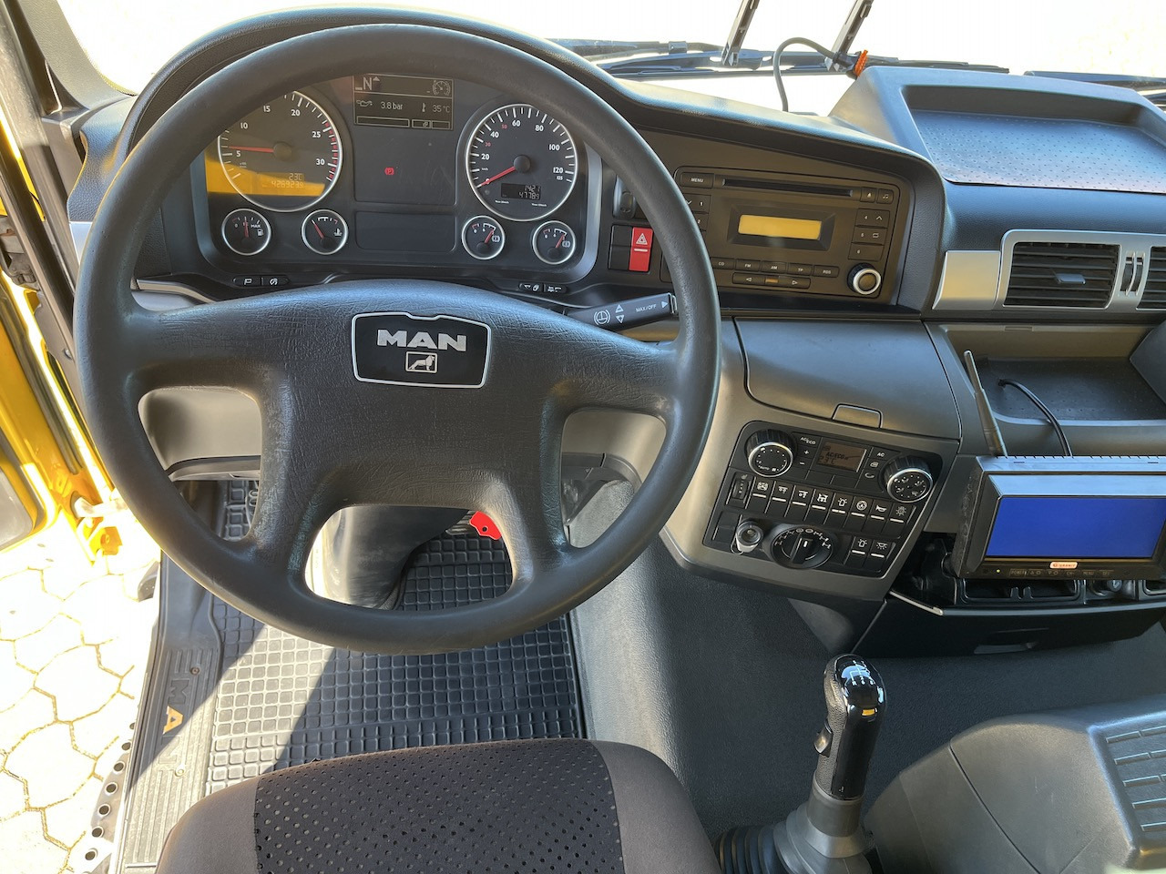 MAN TGS 28.480 6x4 4x4 Dreiseitenkipper Allrad Liftachse - Truk jungkit: gambar 5 MAN TGS 28.480 6x4 4x4 Dreiseitenkipper Allrad Liftachse - Truk jungkit: gambar 5