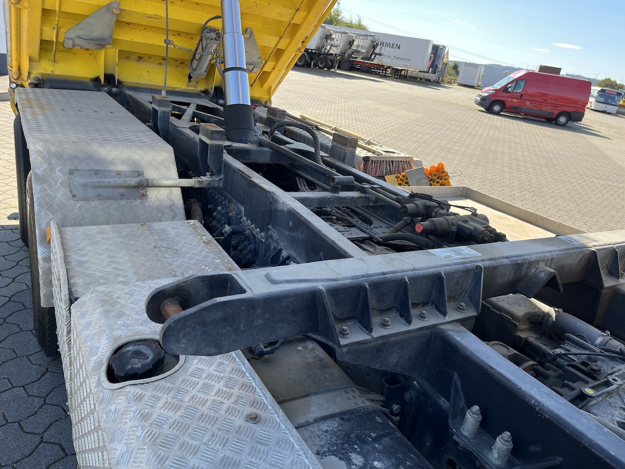 MAN TGS 28.480 6x4 4x4 Dreiseitenkipper Liftachse - Truk jungkit: gambar 3 MAN TGS 28.480 6x4 4x4 Dreiseitenkipper Liftachse - Truk jungkit: gambar 3