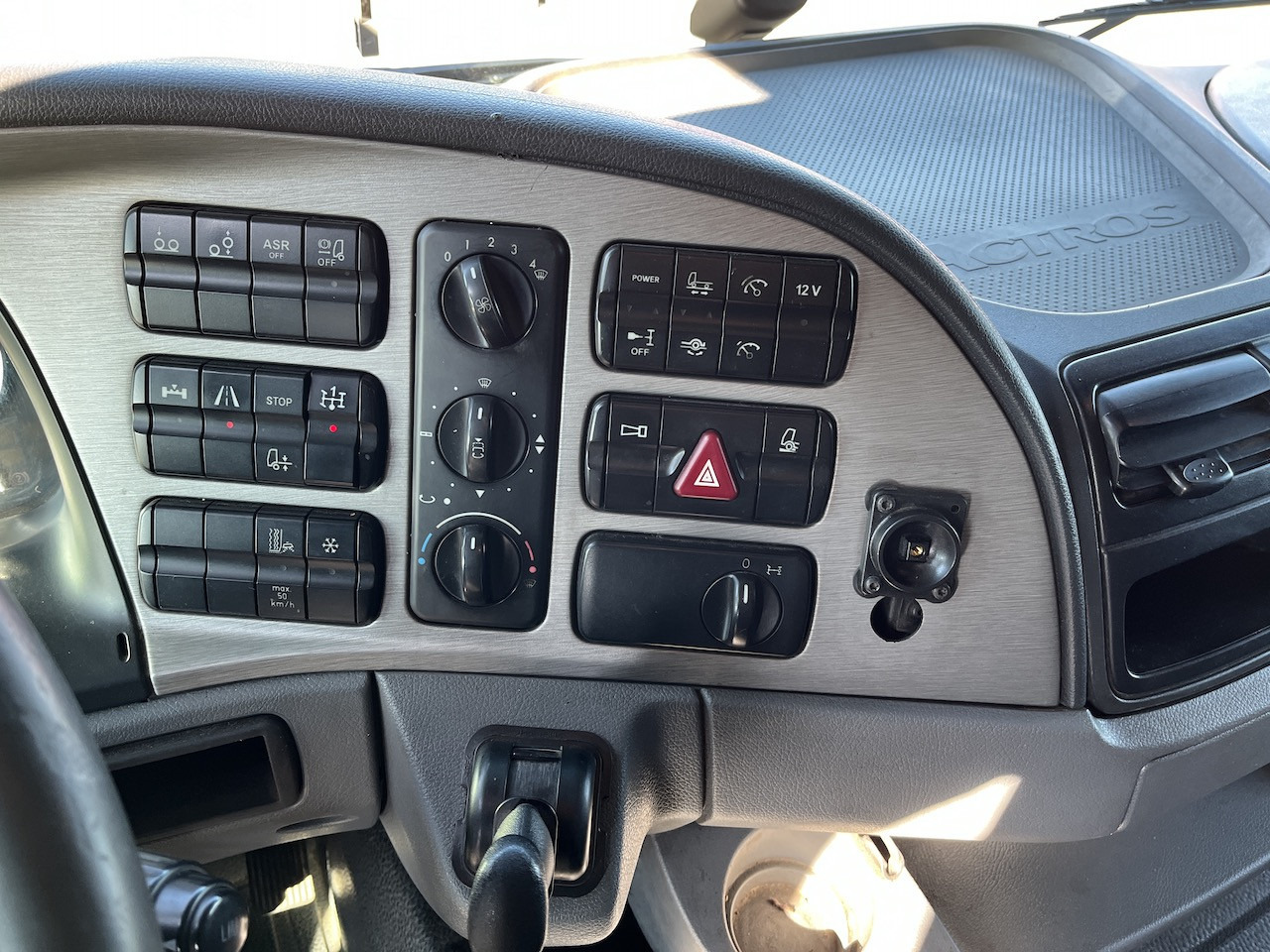 Mercedes-Benz 2541 6x2 Atlas 135.2E Pritsche 8,20 m Ausziehbar - Truk dengan terpal samping, Truk derek: gambar 3 Mercedes-Benz 2541 6x2 Atlas 135.2E Pritsche 8,20 m Ausziehbar - Truk dengan terpal samping, Truk derek: gambar 3