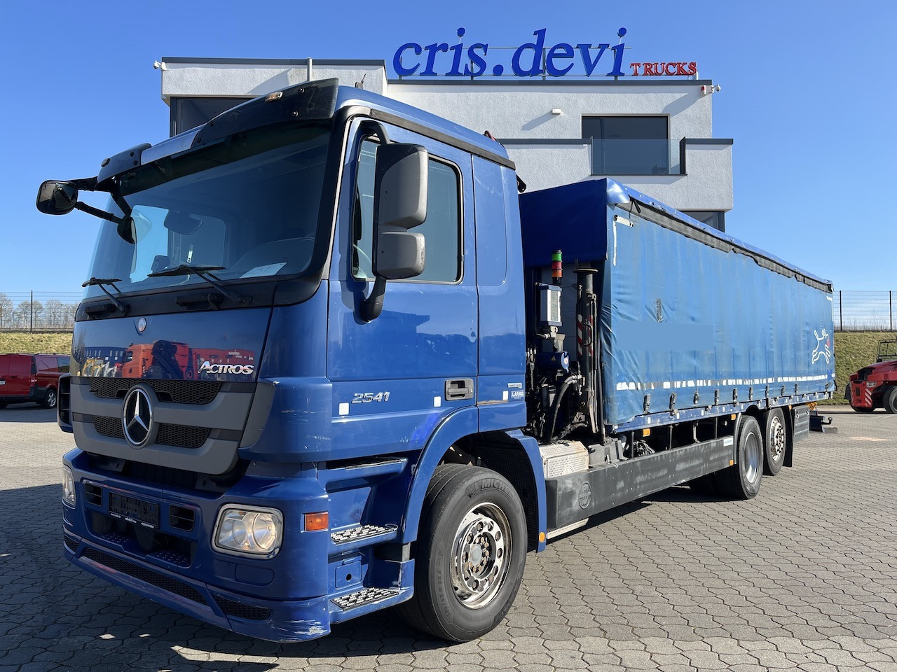 Mercedes-Benz 2541 6x2 Atlas 135.2E Pritsche 8,20 m - Truk dengan terpal samping, Truk derek: gambar 1 Mercedes-Benz 2541 6x2 Atlas 135.2E Pritsche 8,20 m - Truk dengan terpal samping, Truk derek: gambar 1