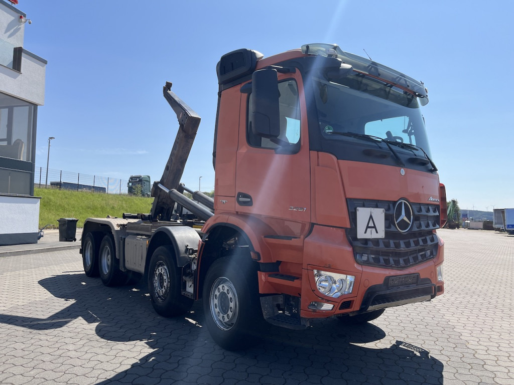 Mercedes-Benz Arocs 3251 8x4 Meiller 30 t Haken - Hook lift: gambar 4 Mercedes-Benz Arocs 3251 8x4 Meiller 30 t Haken - Hook lift: gambar 4