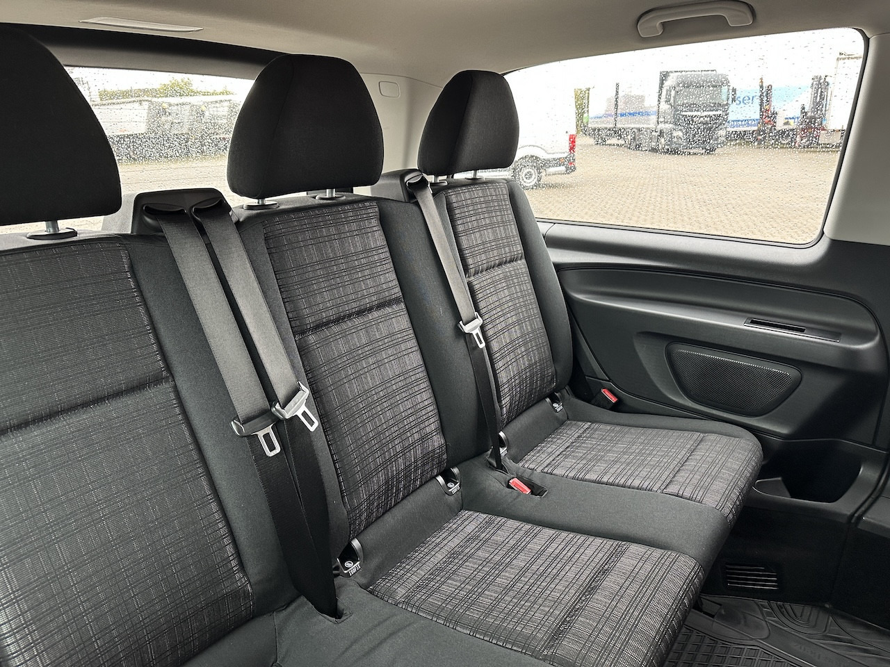 Mercedes-Benz Vito 111 CDI 9 Sitzer BT FSE Klima Tempomat Radio - Van penumpang: gambar 2 Mercedes-Benz Vito 111 CDI 9 Sitzer BT FSE Klima Tempomat Radio - Van penumpang: gambar 2