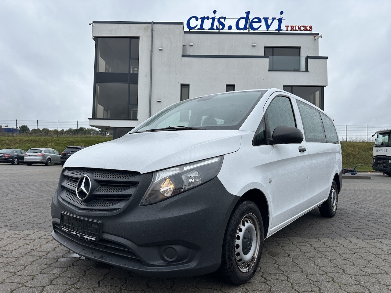 Mercedes-Benz Vito 111 CDI 9 Sitzer BT FSE Klima Tempomat Radio - Van penumpang: gambar 1 Mercedes-Benz Vito 111 CDI 9 Sitzer BT FSE Klima Tempomat Radio - Van penumpang: gambar 1