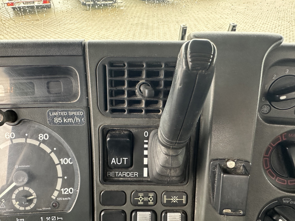 Scania P124 420 8x4 Multilift 26 t | Retarder - Hook lift: gambar 2 Scania P124 420 8x4 Multilift 26 t | Retarder - Hook lift: gambar 2
