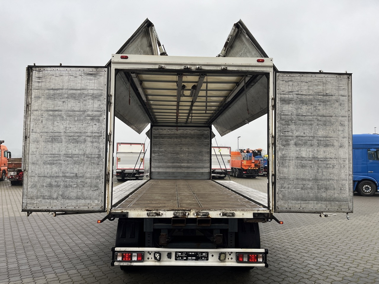 Scania R 450 6x2 Geränkezug + Orten Anhänger - Truk minuman: gambar 3 Scania R 450 6x2 Geränkezug + Orten Anhänger - Truk minuman: gambar 3