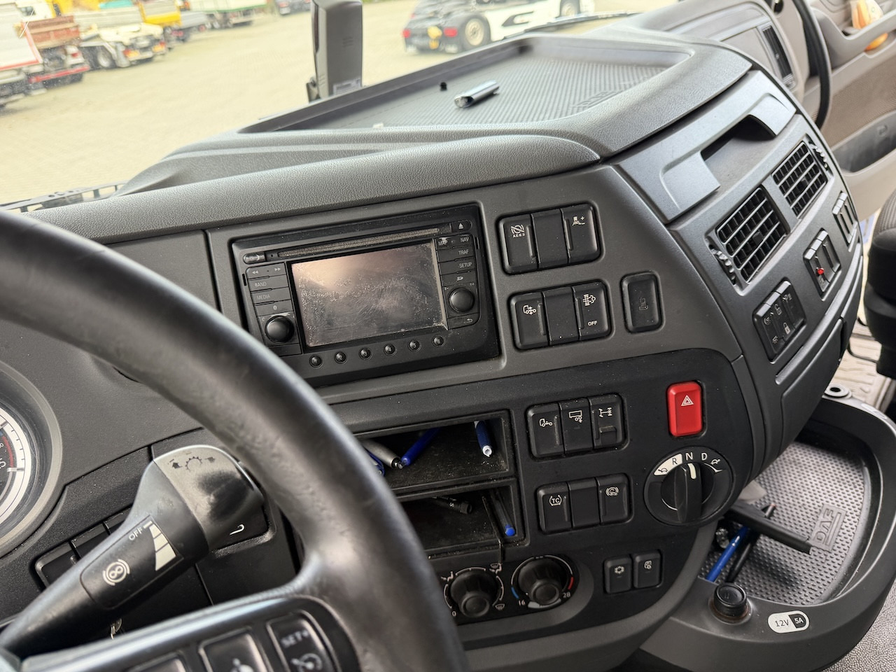 Daf XF 460 4x2 Retarder - Tractor head: gambar 2 Daf XF 460 4x2 Retarder - Tractor head: gambar 2