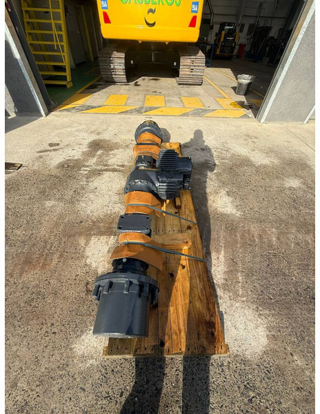 Komatsu PW140-7 REAR AXLE ASSEMBLY 20E-22-32000 - Poros dan bagian untuk Peralatan konstruksi: gambar 3 Komatsu PW140-7 REAR AXLE ASSEMBLY 20E-22-32000 - Poros dan bagian untuk Peralatan konstruksi: gambar 3