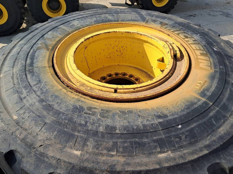 Komatsu WA380 4x RIM ASSY 423-30-62201 - Roda/ Ban untuk Peralatan konstruksi: gambar 1 Komatsu WA380 4x RIM ASSY 423-30-62201 - Roda/ Ban untuk Peralatan konstruksi: gambar 1