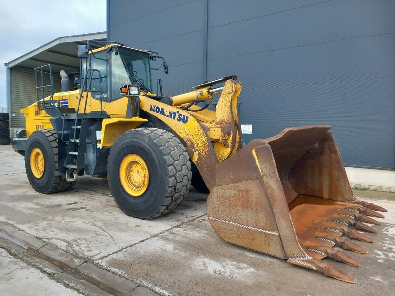 Komatsu WA500-7 - Wheel loader: gambar 1 Komatsu WA500-7 - Wheel loader: gambar 1