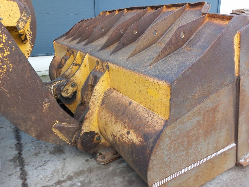 Komatsu WA500-7 - Wheel loader: gambar 5 Komatsu WA500-7 - Wheel loader: gambar 5