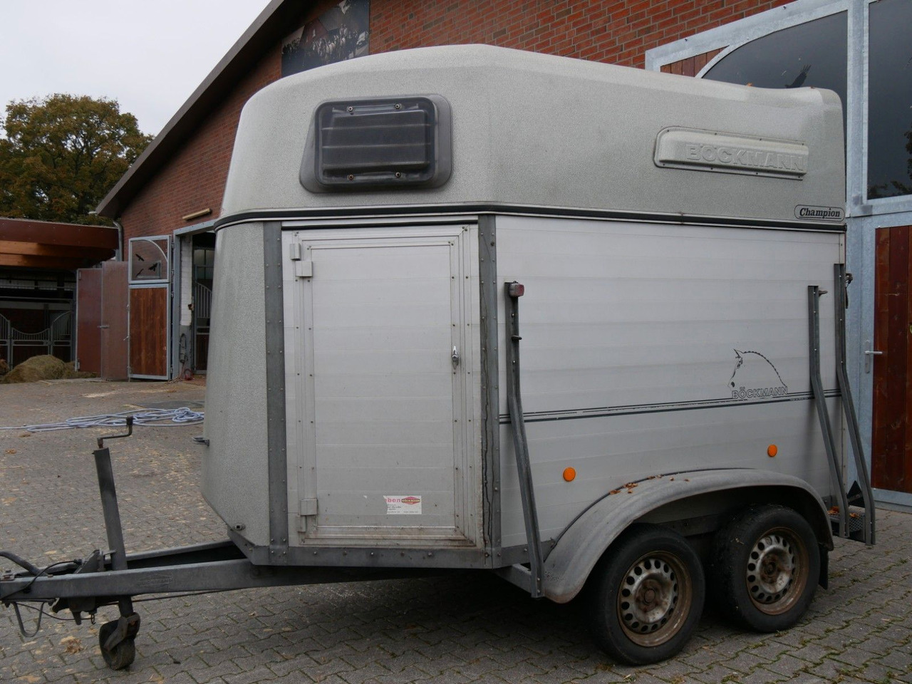 Böckmann Alu 2 Pferde mit Sattelkammer - Trailer pengangkut hewan: gambar 2 Böckmann Alu 2 Pferde mit Sattelkammer - Trailer pengangkut hewan: gambar 2