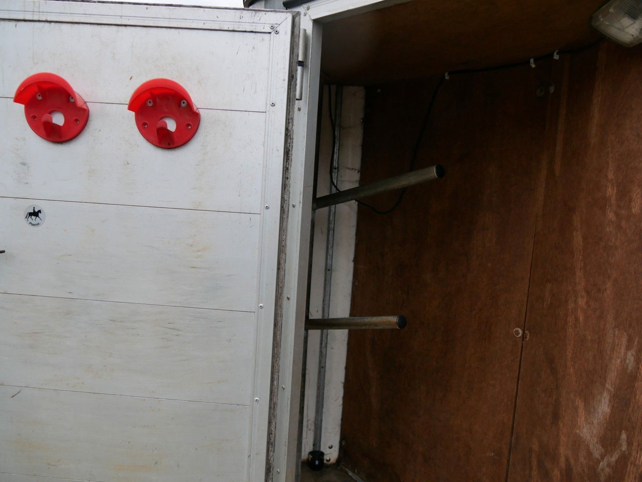 Böckmann Alu 2 Pferde mit Sattelkammer - Trailer pengangkut hewan: gambar 3 Böckmann Alu 2 Pferde mit Sattelkammer - Trailer pengangkut hewan: gambar 3