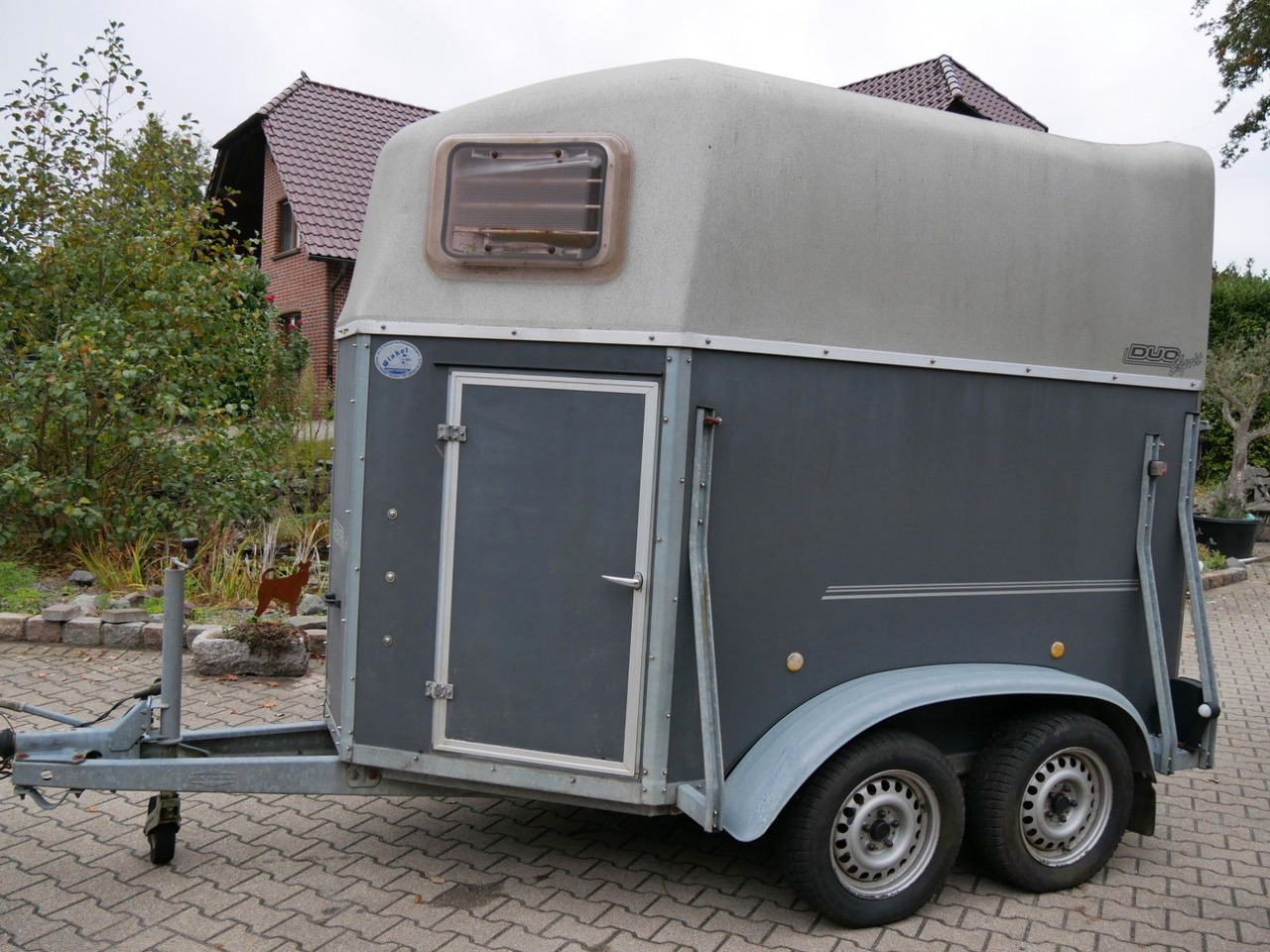 Böckmann Duo Esprit mit Sattelkammer - Trailer pengangkut hewan: gambar 1 Böckmann Duo Esprit mit Sattelkammer - Trailer pengangkut hewan: gambar 1