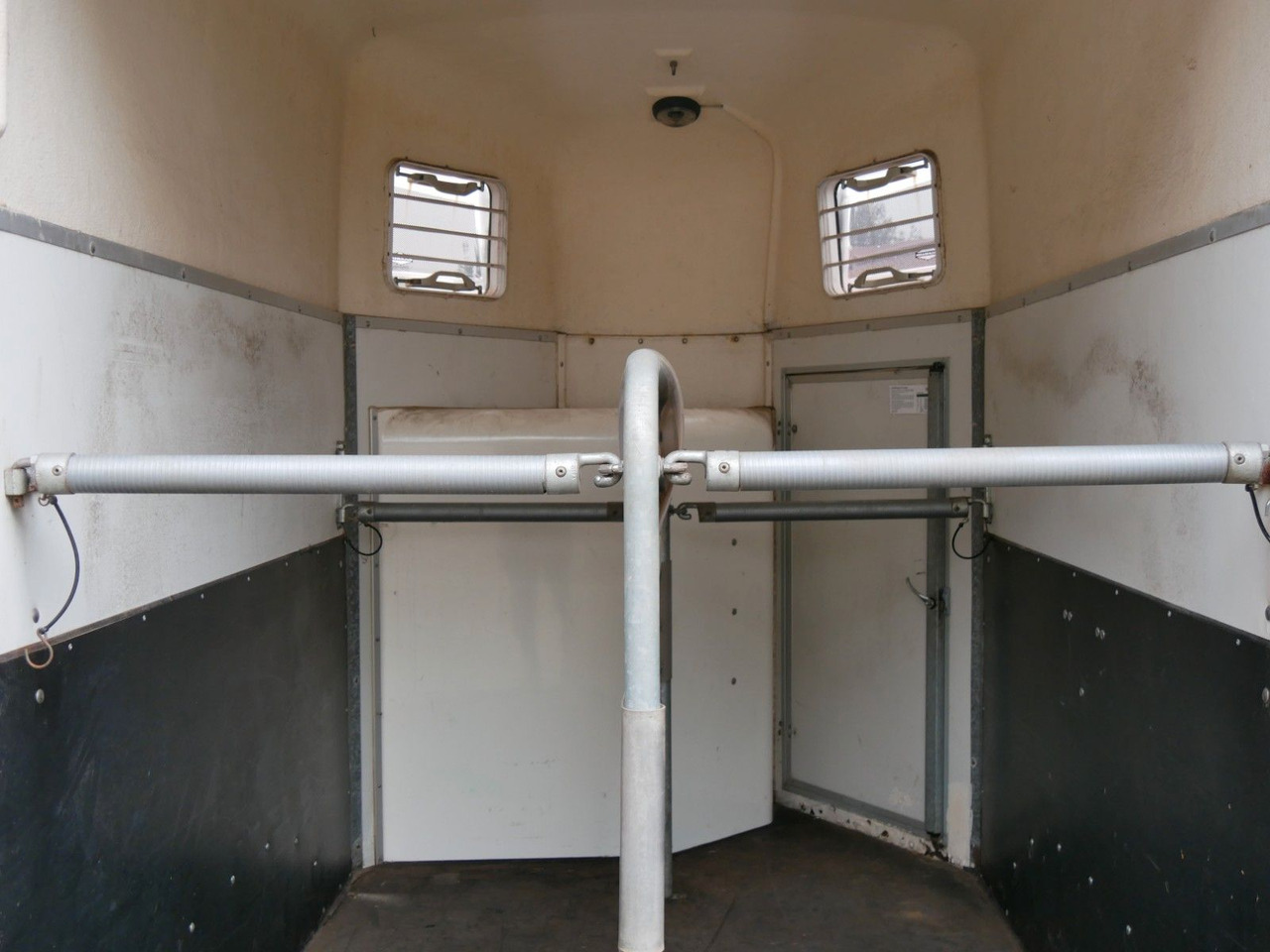 Böckmann Duo mit Sattelkammer - Trailer pengangkut hewan: gambar 4 Böckmann Duo mit Sattelkammer - Trailer pengangkut hewan: gambar 4