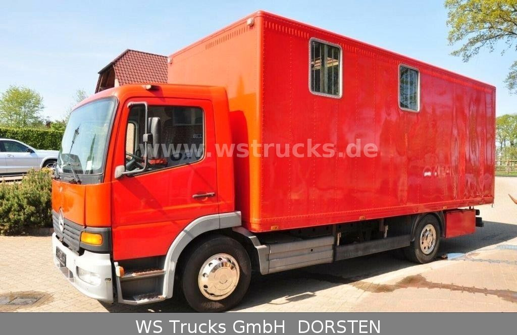 Mercedes-Benz 1224 EURO. 3 - Truk pengangkut kuda: gambar 2 Mercedes-Benz 1224 EURO. 3 - Truk pengangkut kuda: gambar 2