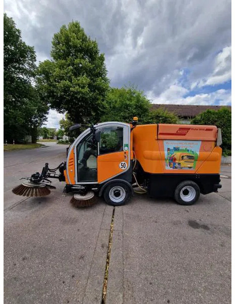Bucher Kehrmaschine BUCHER-GUYER Kehrmaschine EG 4.500 kg Diesel Topzustand - Penyapu industri: gambar 1 Bucher Kehrmaschine BUCHER-GUYER Kehrmaschine EG 4.500 kg Diesel Topzustand - Penyapu industri: gambar 1
