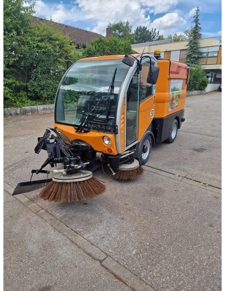 Bucher Kehrmaschine BUCHER-GUYER Kehrmaschine EG 4.500 kg Diesel Topzustand - Penyapu industri: gambar 4 Bucher Kehrmaschine BUCHER-GUYER Kehrmaschine EG 4.500 kg Diesel Topzustand - Penyapu industri: gambar 4