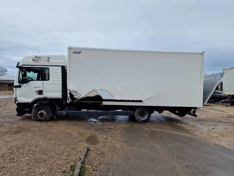 MAN BL UNFALL Koffer Langes Haus Klima - Van panel: gambar 3 MAN BL UNFALL Koffer Langes Haus Klima - Van panel: gambar 3