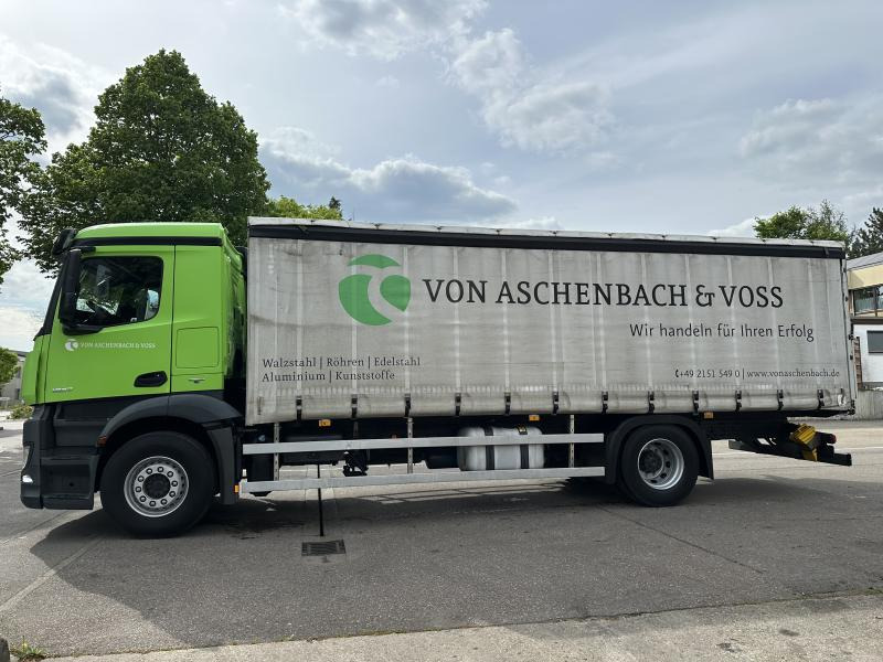 Mercedes Antos 1827 L Pr/Plane Rungentaschen E6 - Truk dengan terpal samping: gambar 2 Mercedes Antos 1827 L Pr/Plane Rungentaschen E6 - Truk dengan terpal samping: gambar 2