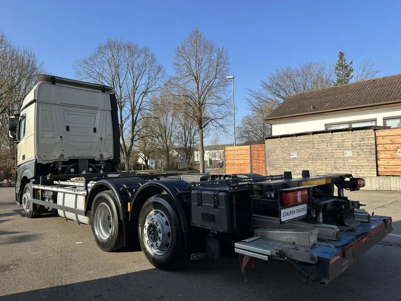 Mercedes-Benz Actros 2542 LL BDF Standard 6x2 LBW - Pengangkut kontainer/ Container truck: gambar 4 Mercedes-Benz Actros 2542 LL BDF Standard 6x2 LBW - Pengangkut kontainer/ Container truck: gambar 4