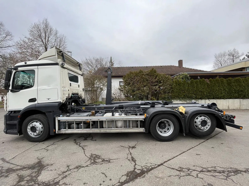 Mercedes-Benz Actros 2543 BL 6x2 MEILLER Abroller TÜV NEU! - Hook lift: gambar 2 Mercedes-Benz Actros 2543 BL 6x2 MEILLER Abroller TÜV NEU! - Hook lift: gambar 2