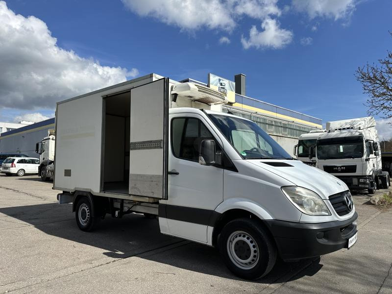 Mercedes Sprinter 315 CDI Kühlfahrzeug TK V 300 D+E Seitentüre - Van berpendingin: gambar 2 Mercedes Sprinter 315 CDI Kühlfahrzeug TK V 300 D+E Seitentüre - Van berpendingin: gambar 2