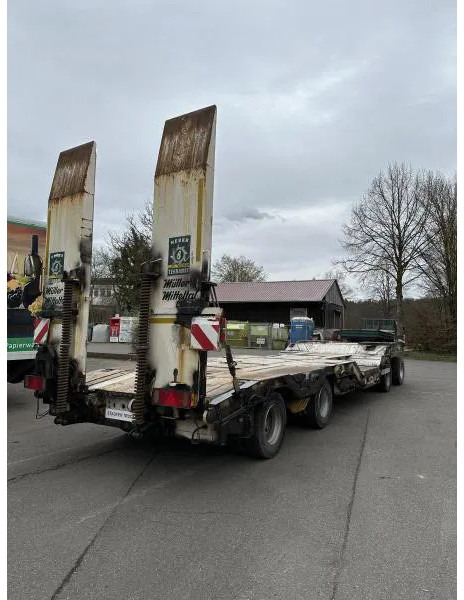 Müller-Mitteltal T4 4-Achs Tieflader Radmulden luftgefedert T4 4-Achs Tieflader Radmulden luftgefedert - Trailer low bed: gambar 4 Müller-Mitteltal T4 4-Achs Tieflader Radmulden luftgefedert T4 4-Achs Tieflader Radmulden luftgefedert - Trailer low bed: gambar 4