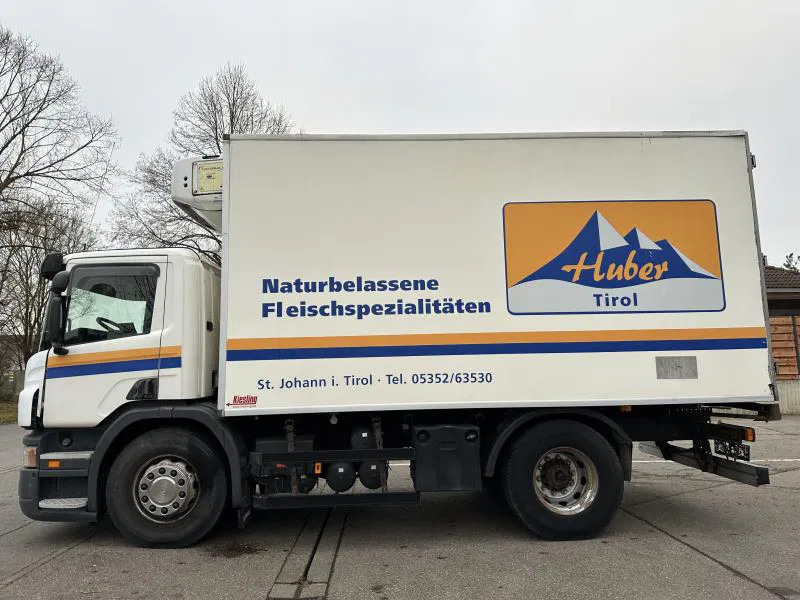 Scania P230 Fleisch Rohrbahnen - Truk berpendingin: gambar 2 Scania P230 Fleisch Rohrbahnen - Truk berpendingin: gambar 2