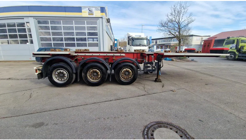 Schwarzmüller kurzes 3- Achs Chassis ADR für Chemie Spezialbehäl kurzes 3- Achs Chassis ADR für Chemie Spezialbehälter - Semi-trailer pengangkut mobil: gambar 3 Schwarzmüller kurzes 3- Achs Chassis ADR für Chemie Spezialbehäl kurzes 3- Achs Chassis ADR für Chemie Spezialbehälter - Semi-trailer pengangkut mobil: gambar 3