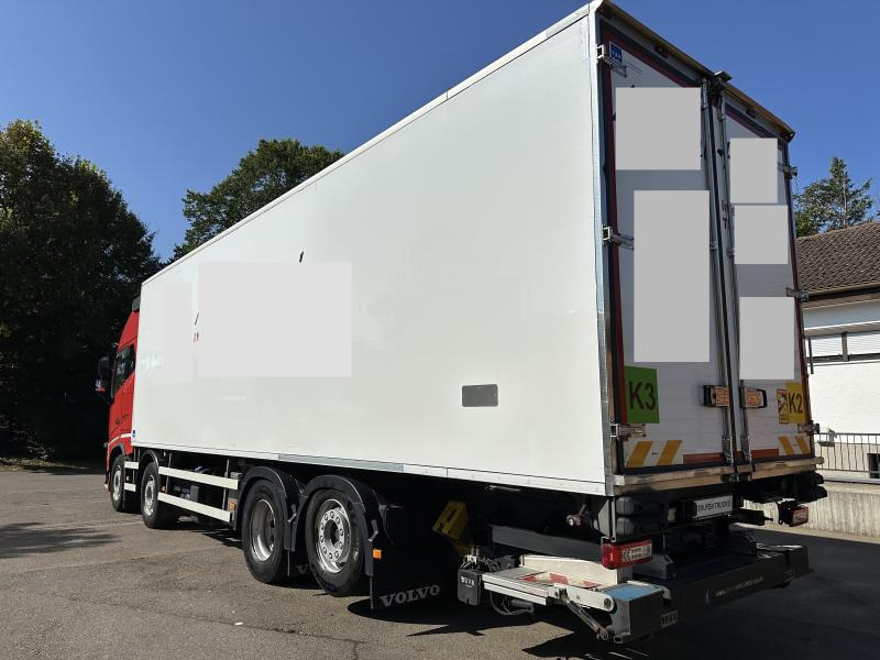 Volvo FH16 550 XL 8x2 Tief Kühlkoffer ThermoKing LBW - Truk berpendingin: gambar 3 Volvo FH16 550 XL 8x2 Tief Kühlkoffer ThermoKing LBW - Truk berpendingin: gambar 3