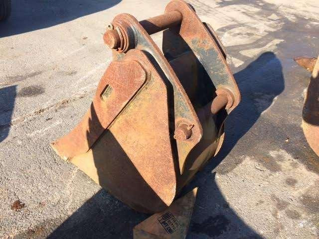 CATERPILLAR 430mm - Type Tractopelle - Ember ekskavator: gambar 4 CATERPILLAR 430mm - Type Tractopelle - Ember ekskavator: gambar 4