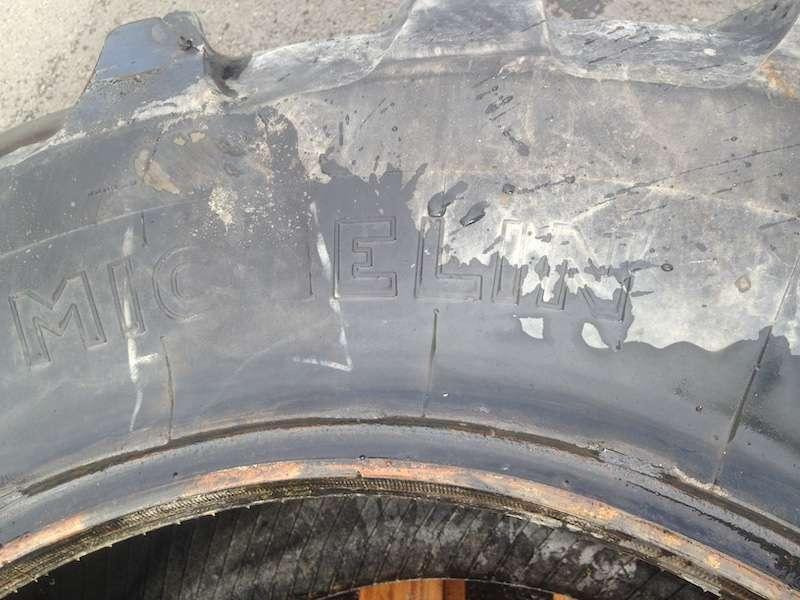 PNEUS 16,9 R 28 X - Ban untuk Peralatan konstruksi: gambar 2 PNEUS 16,9 R 28 X - Ban untuk Peralatan konstruksi: gambar 2