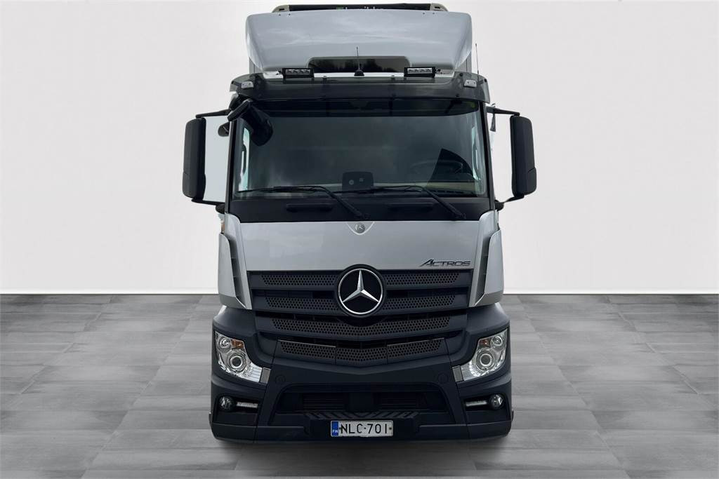 Mercedes-Benz ACTROS 2551 6X2 FRC 06/2027 - Truk isotermal: gambar 2 Mercedes-Benz ACTROS 2551 6X2 FRC 06/2027 - Truk isotermal: gambar 2