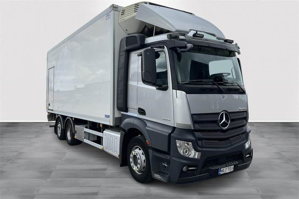 Mercedes-Benz ACTROS 2551 6X2 FRC 06/2027 - Truk isotermal: gambar 3 Mercedes-Benz ACTROS 2551 6X2 FRC 06/2027 - Truk isotermal: gambar 3