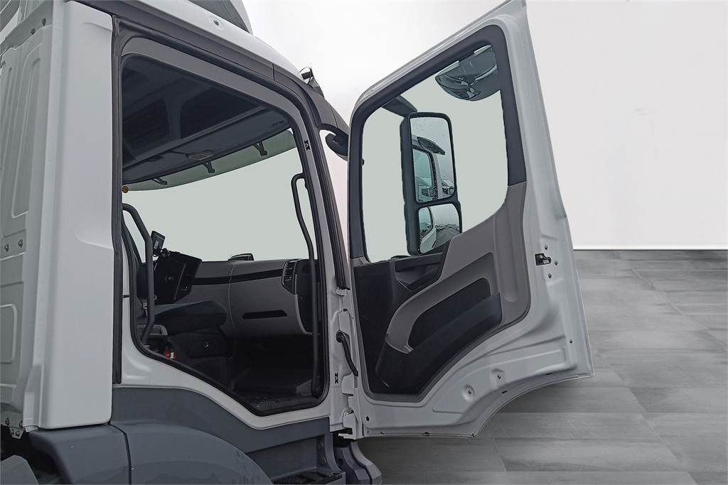 Truk box Mercedes-Benz ANTOS 1827L Ksa-kori + PL: gambar 17